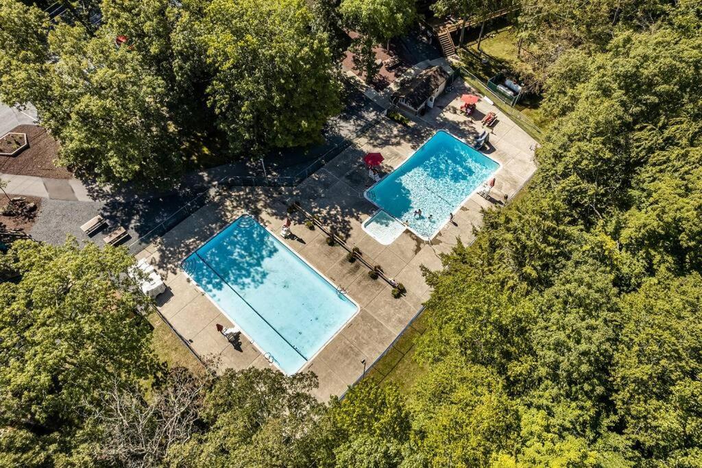 The Black Forest - Hot Tub, Hiking, Kayak East Stroudsburg