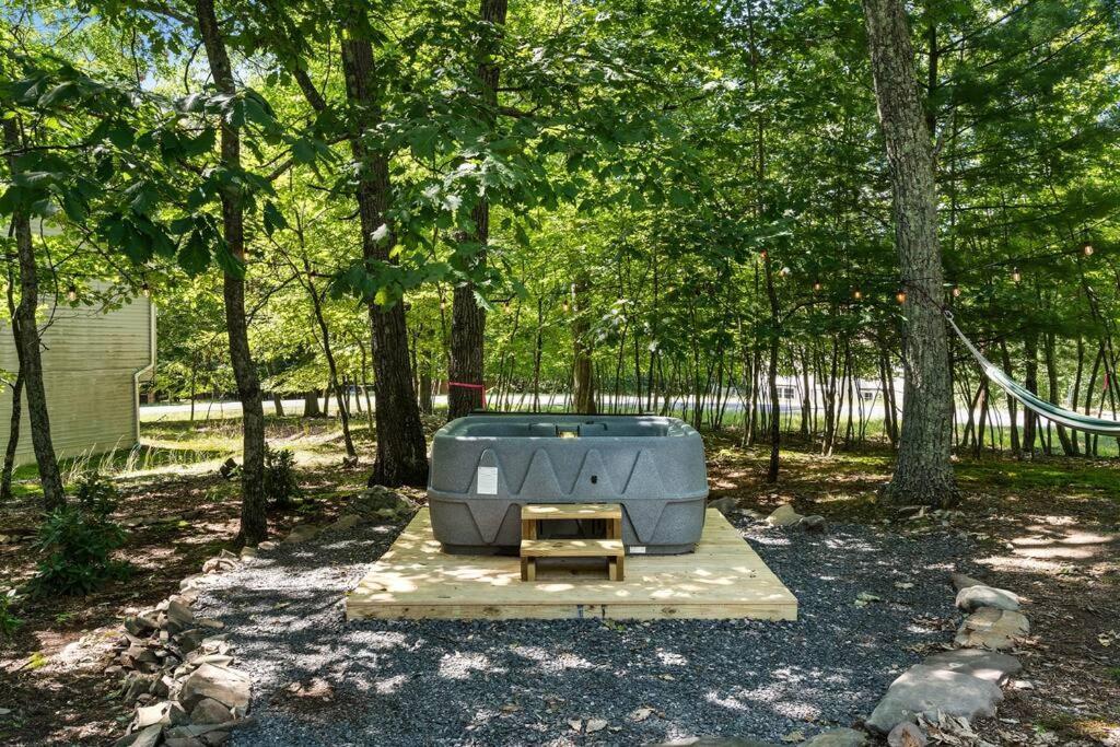 Chalet The Black Forest - Hot Tub, Hiking, Kayak